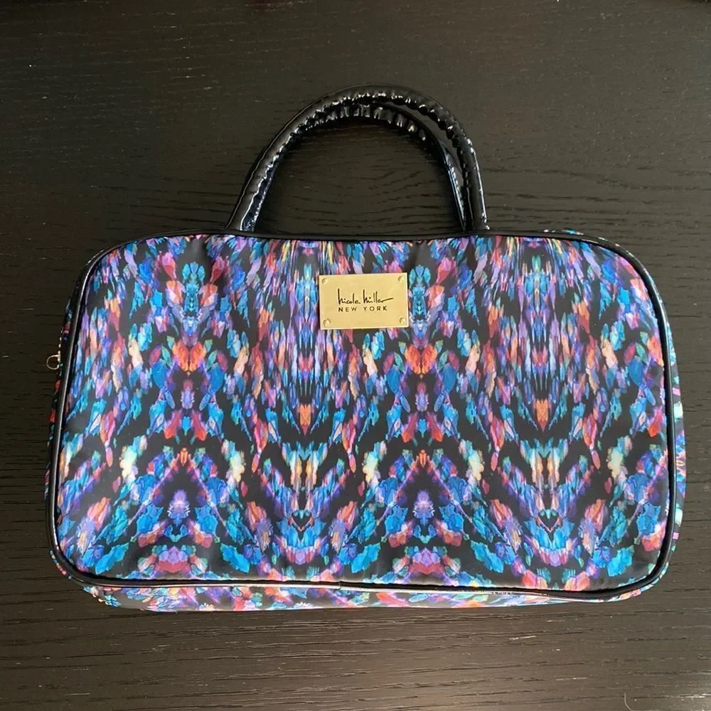 Nicole Miller Women’s Makeup/Toiletry Bag Abstract Pattern Clear Zip Pockets